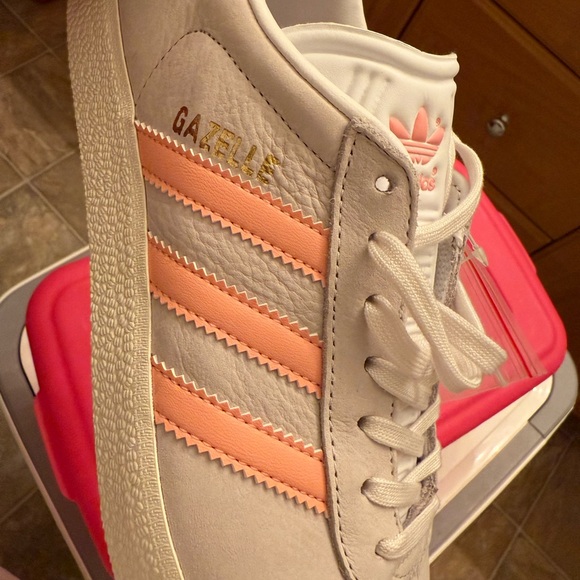 Adidas Gazelle women’s shoes - Picture 3 of 4